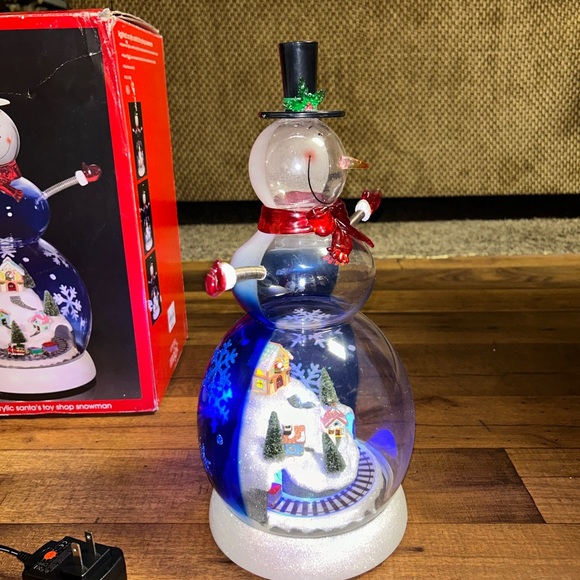 JCPenney • Lighted/Animated Train/ 8 Songs • Santa’s Toy Shop Snowman •Box/Video - Picture 13 of 16